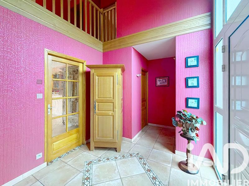 Maison - 211 m² - 7 pièces