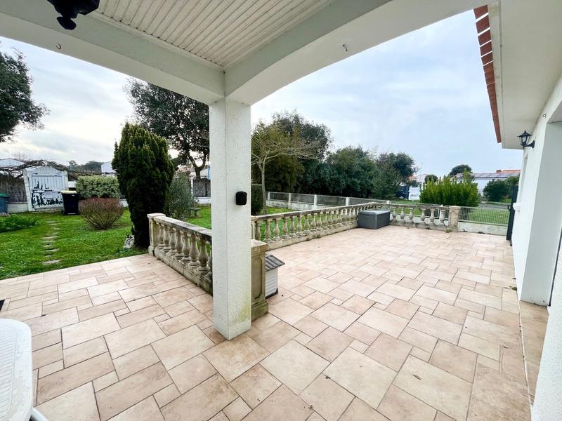 Maison - 223 m² - 7 pièces