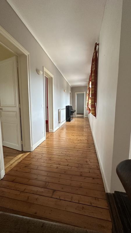 Maison - 284 m² - 11 pièces