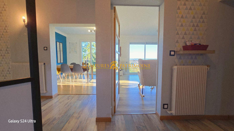 Maison - 96 m² - 4 pièces