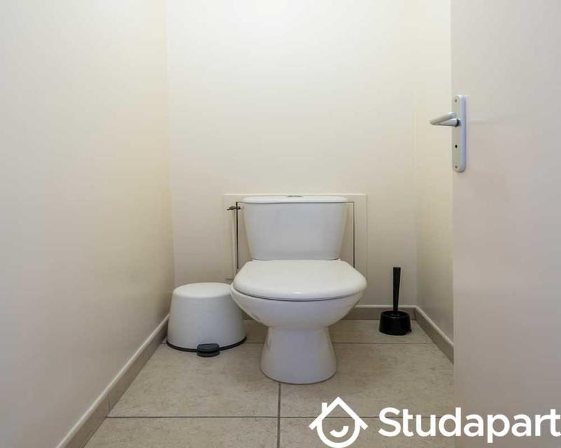 Chambre - 70 m² - 1 pièce