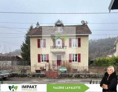 Maison - 220 m² - 12 pièces