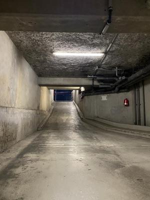 Parking / Garage