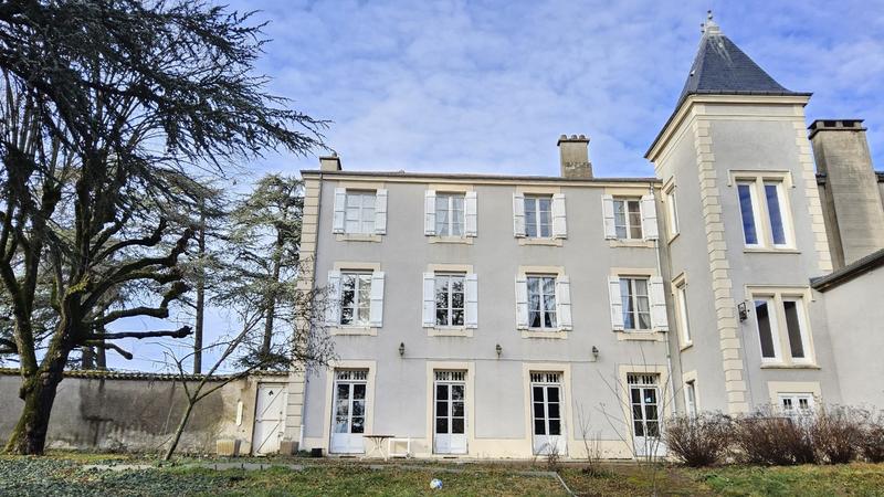 Maison - 450 m² - 13 pièces