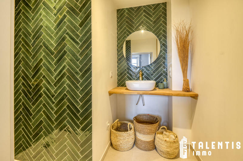 Appartement - 198 m² - 8 pièces