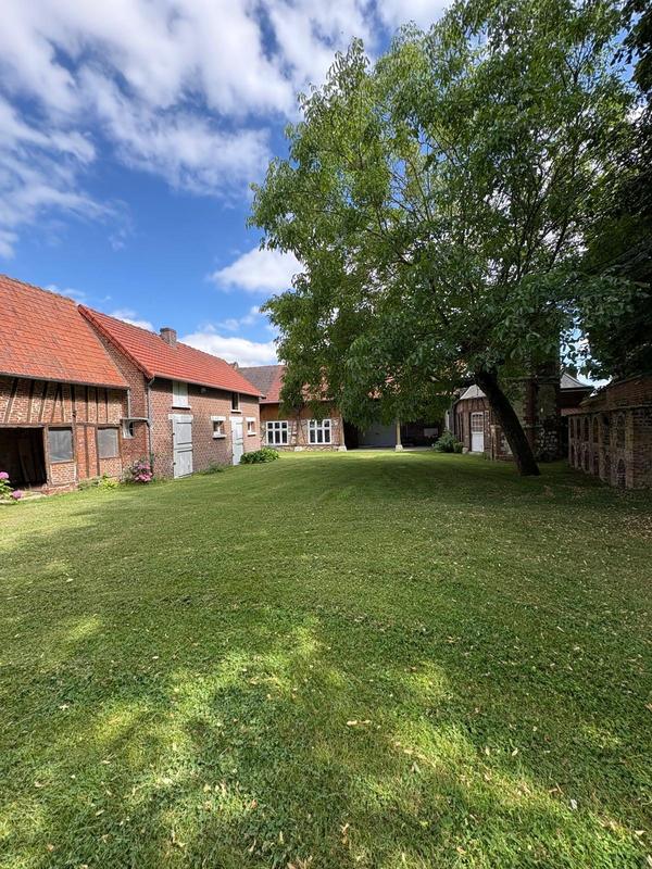 Maison - 266 m² - 8 pièces