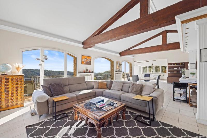 Villa - 195 m² - 6 pièces