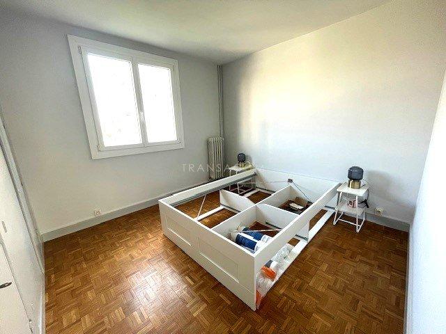 Appartement ancien - 70 m² - 3 pièces