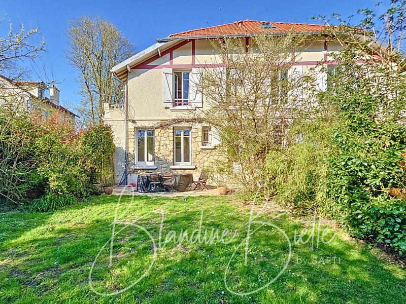 Maison - 105 m² - 6 pièces