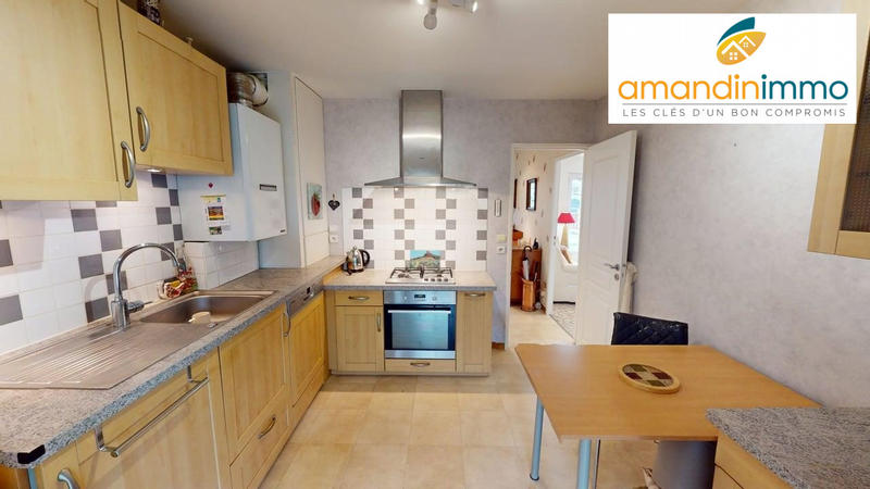 Maison - 90 m² - 5 pièces