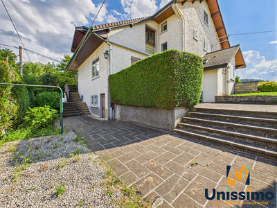 Maison - 295 m² - 11 pièces