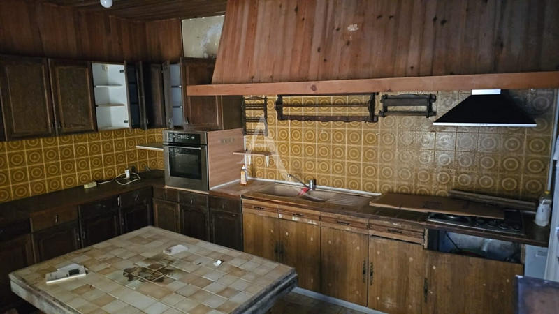 Maison - 140 m² - 5 pièces