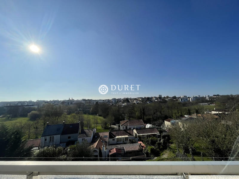 Maison traditionnelle - 220 m² - 5 pièces