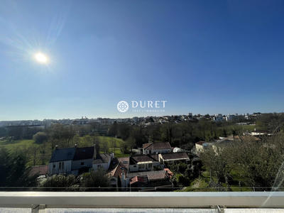 Maison traditionnelle - 220 m² - 5 pièces