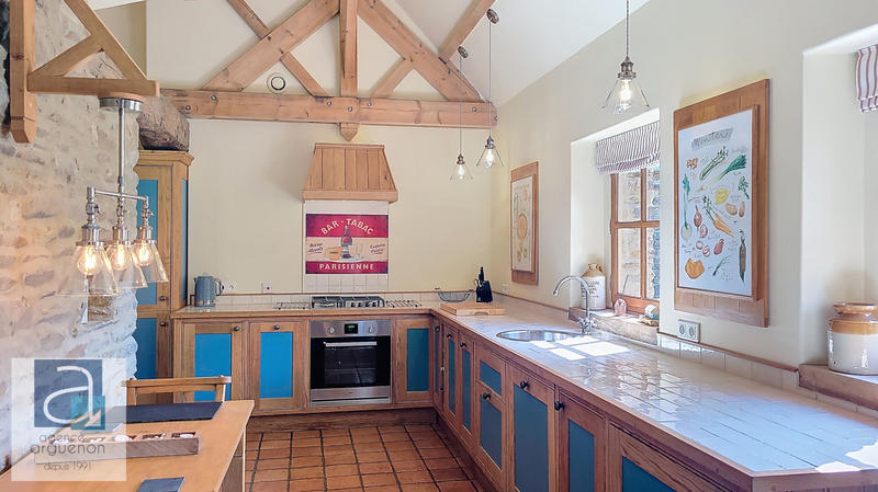 Maison - 342 m² - 7 pièces