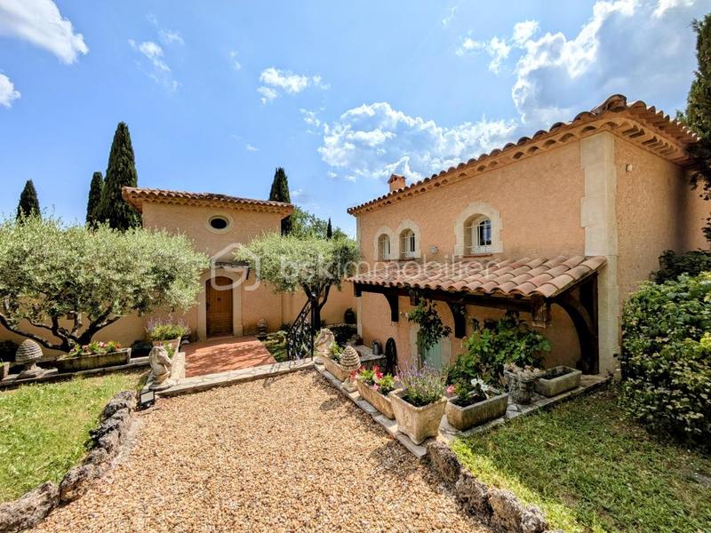 Propriété - 314 m² - 10 pièces