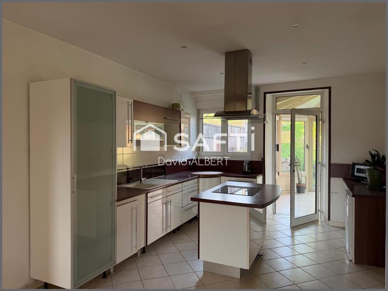 Maison - 203 m² - 7 pièces