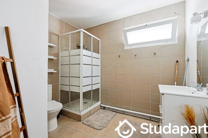 Chambre - 11 m² - 1 pièce