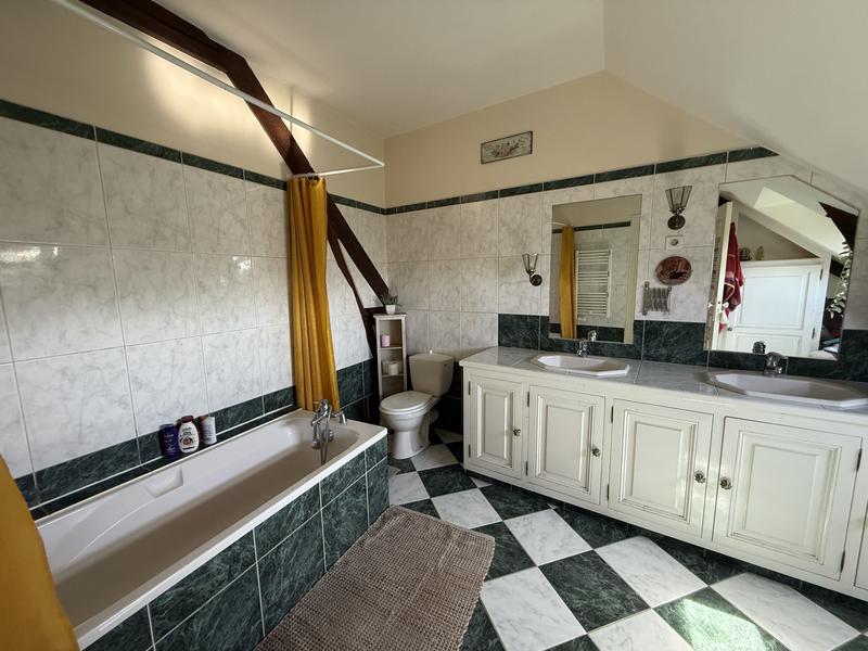 Maison - 158 m² - 7 pièces