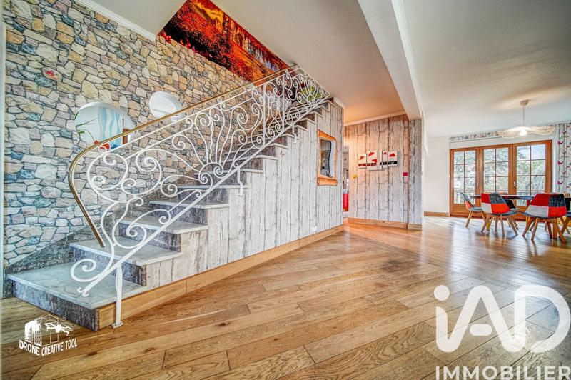 Maison - 161 m² - 7 pièces