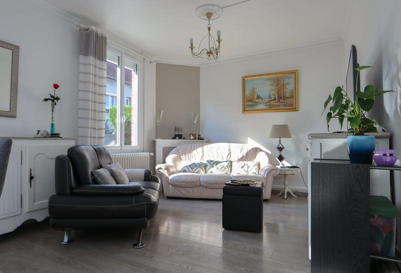 Maison traditionnelle - 81 m² - 4 pièces