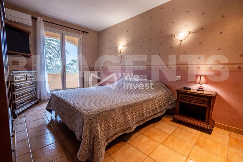 Maison - 291 m² - 10 pièces