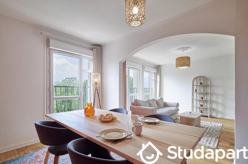 Chambre - 10 m² - 1 pièce