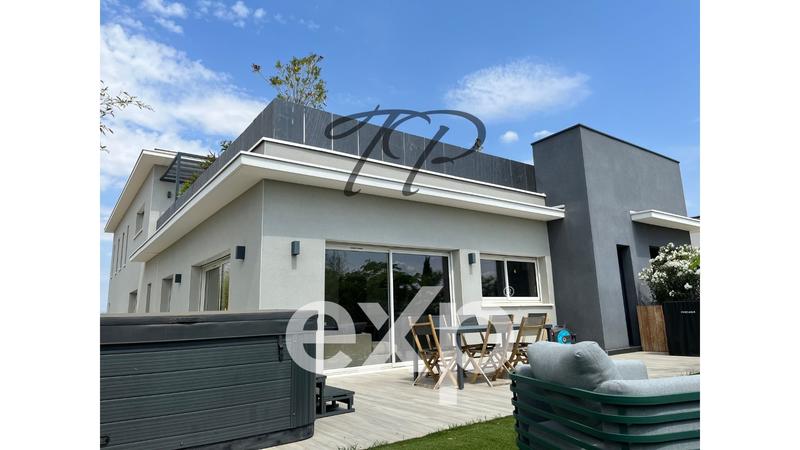 Villa - 268 m² - 7 pièces