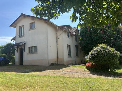 Maison - 180 m² - 9 pièces