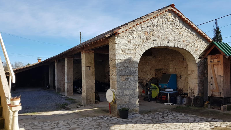 Mas - 400 m² - 20 pièces