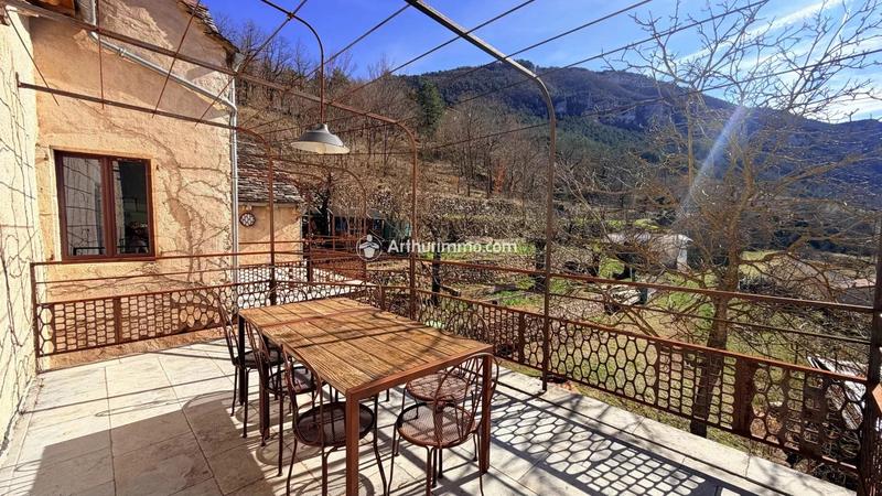 Maison - 197 m² - 7 pièces