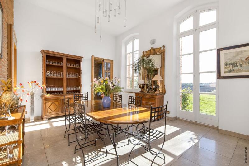 Maison de maîtres - 450 m² - 6 pièces