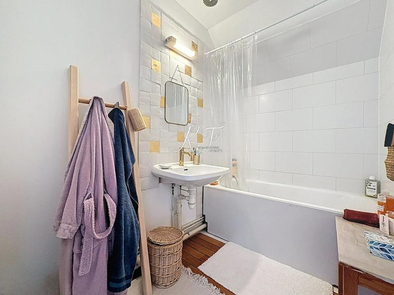 Maison - 95 m² - 5 pièces