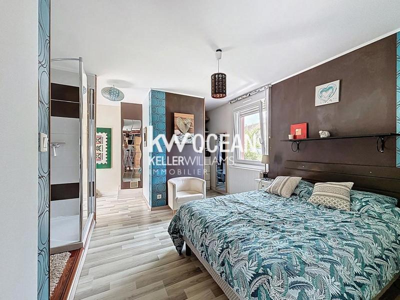 Maison - 186 m² - 8 pièces