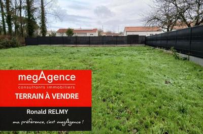 Terrain constructible - 745 m²