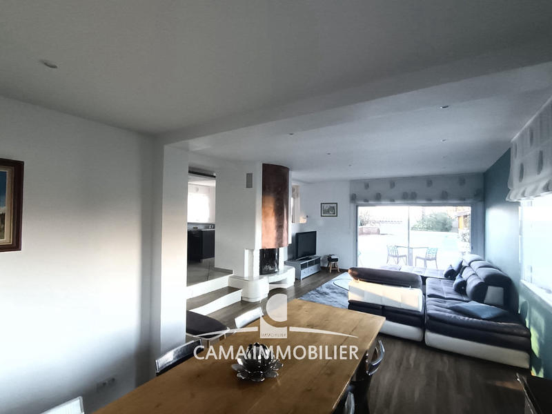 Maison - 270 m² - 8 pièces