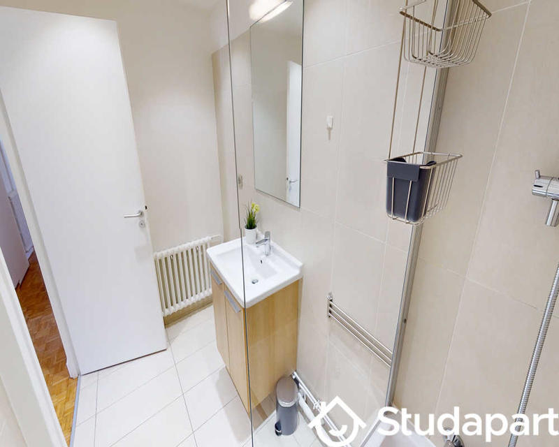 Chambre - 90 m² - 1 pièce