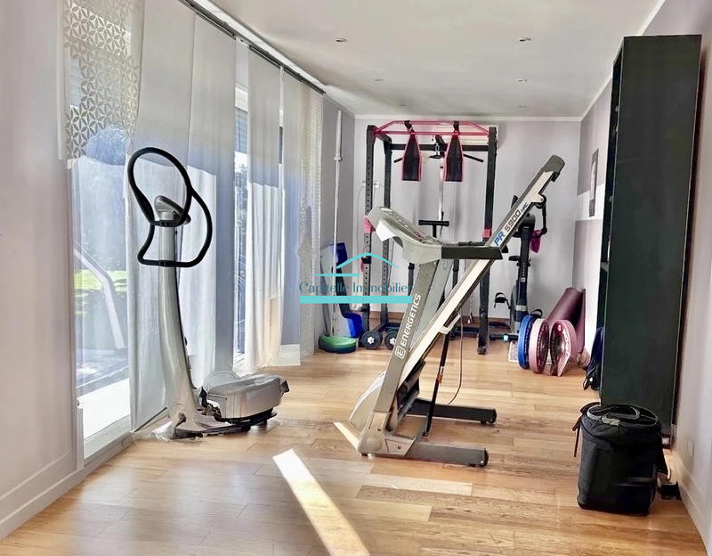 Villa - 280 m² - 9 pièces