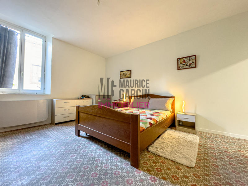 Maison - 240 m² - 7 pièces