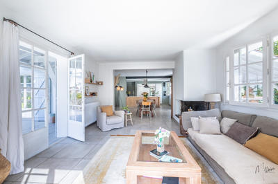 Maison - 180 m² - 8 pièces