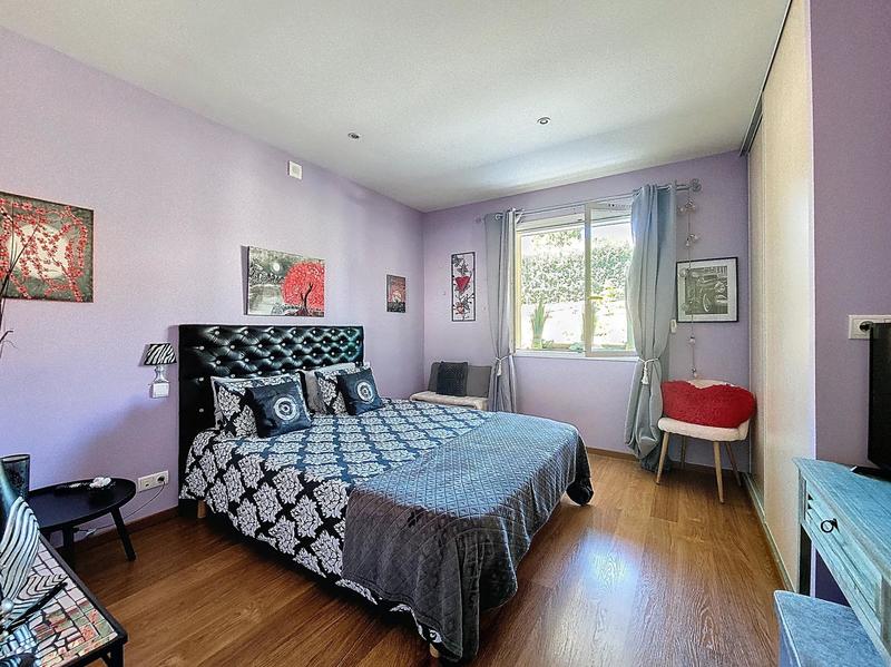 Maison - 200 m² - 8 pièces