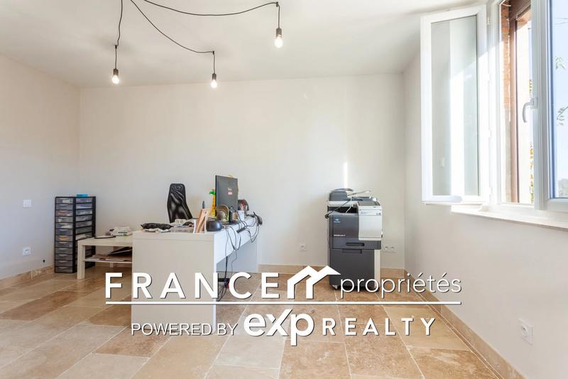 Maison - 283 m² - 6 pièces