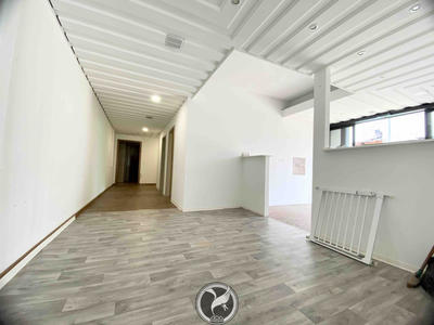 Local commercial - 135 m²