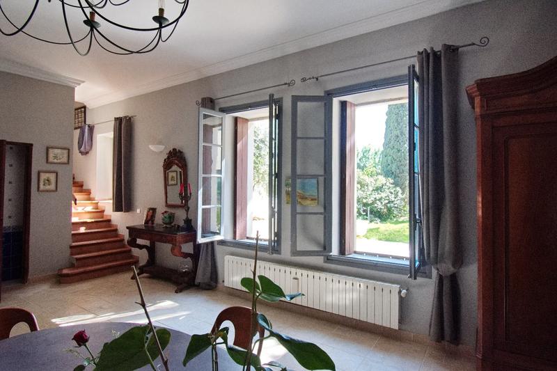 Maison - 363 m² - 12 pièces