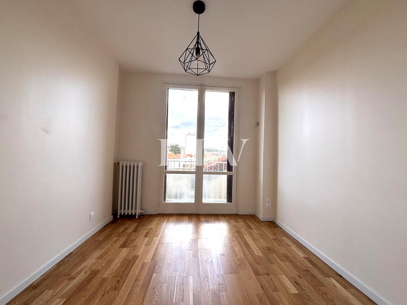 Appartement - 75 m² - 5 pièces