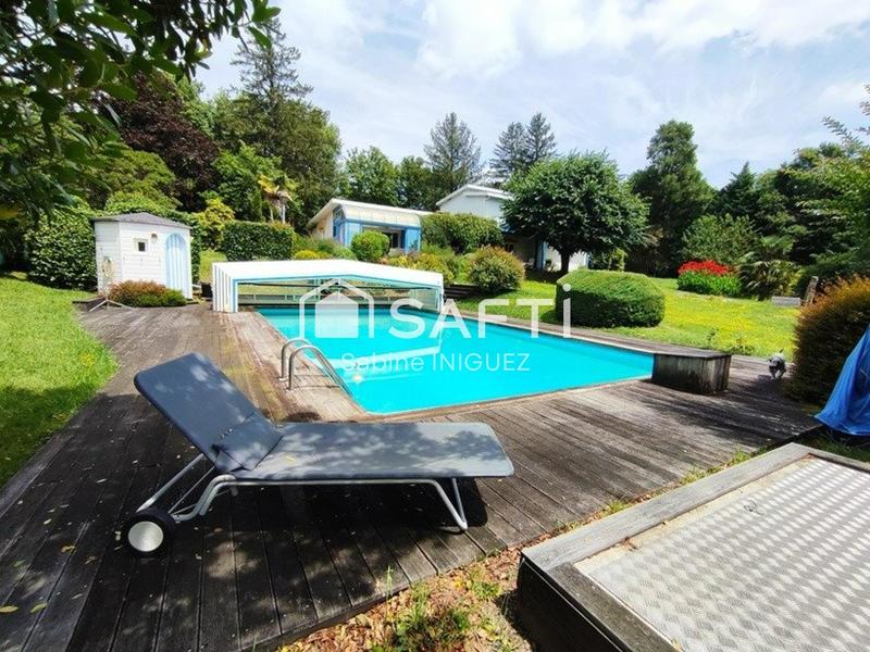 Maison - 299 m² - 8 pièces