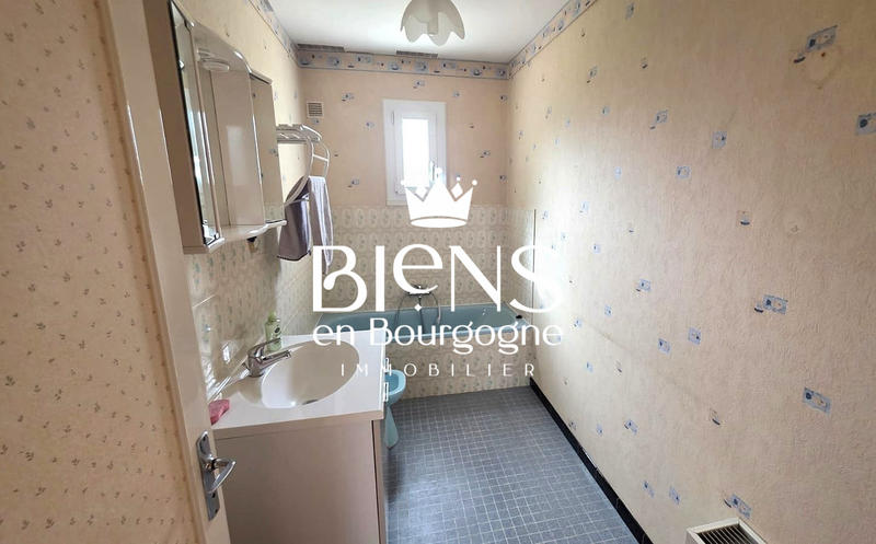 Maison - 120 m² - 9 pièces