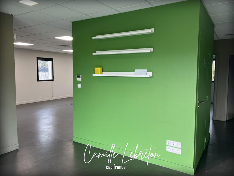 Bureau - 135 m² - 5 pièces