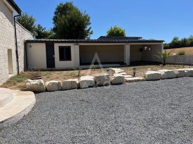 Maison - 220 m² - 6 pièces