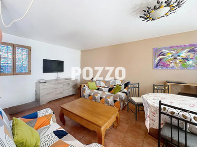 Maison - 2 000 m² - 14 pièces